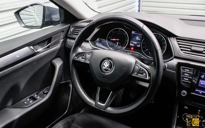 Skoda Superb cena 48888 przebieg: 293000, rok produkcji 2018 z Prochowice małe 379